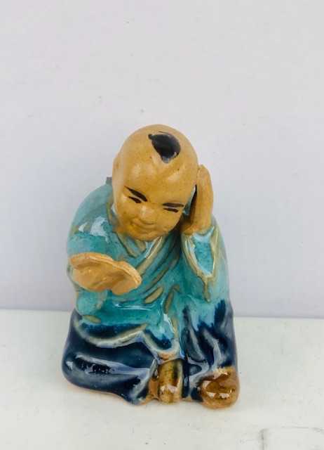 Trang Trí Đồ Gốm - Bé Ngồi Đọc Sách