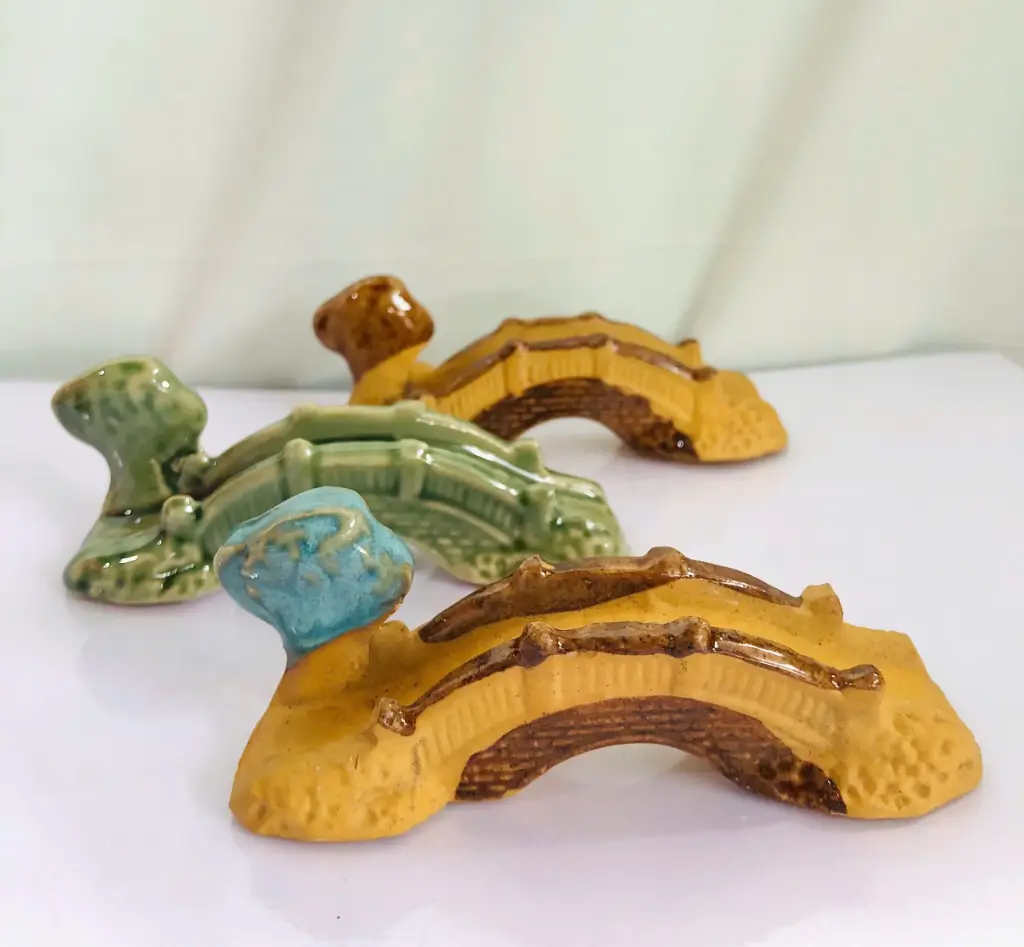 Trang Trí Đồ Gốm - Cầu Đá Nhỏ