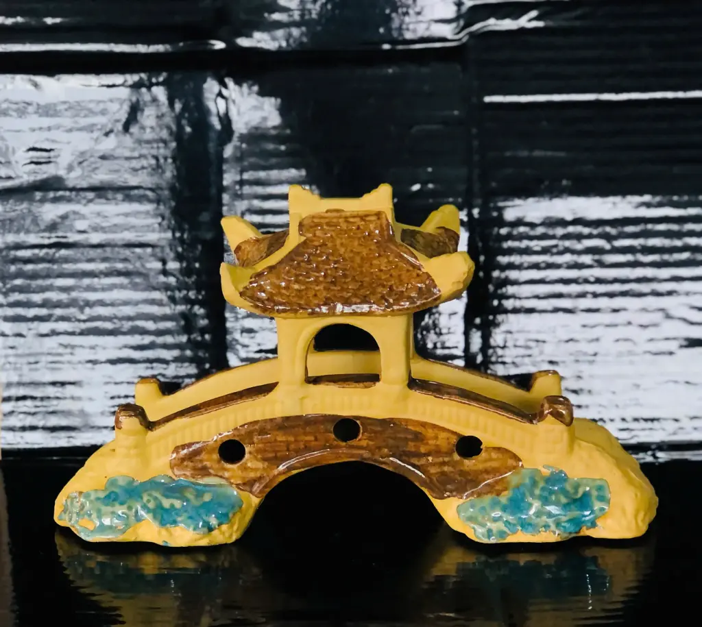 Trang Trí Đồ Gốm Men - Cầu Kiều Vàng Đại