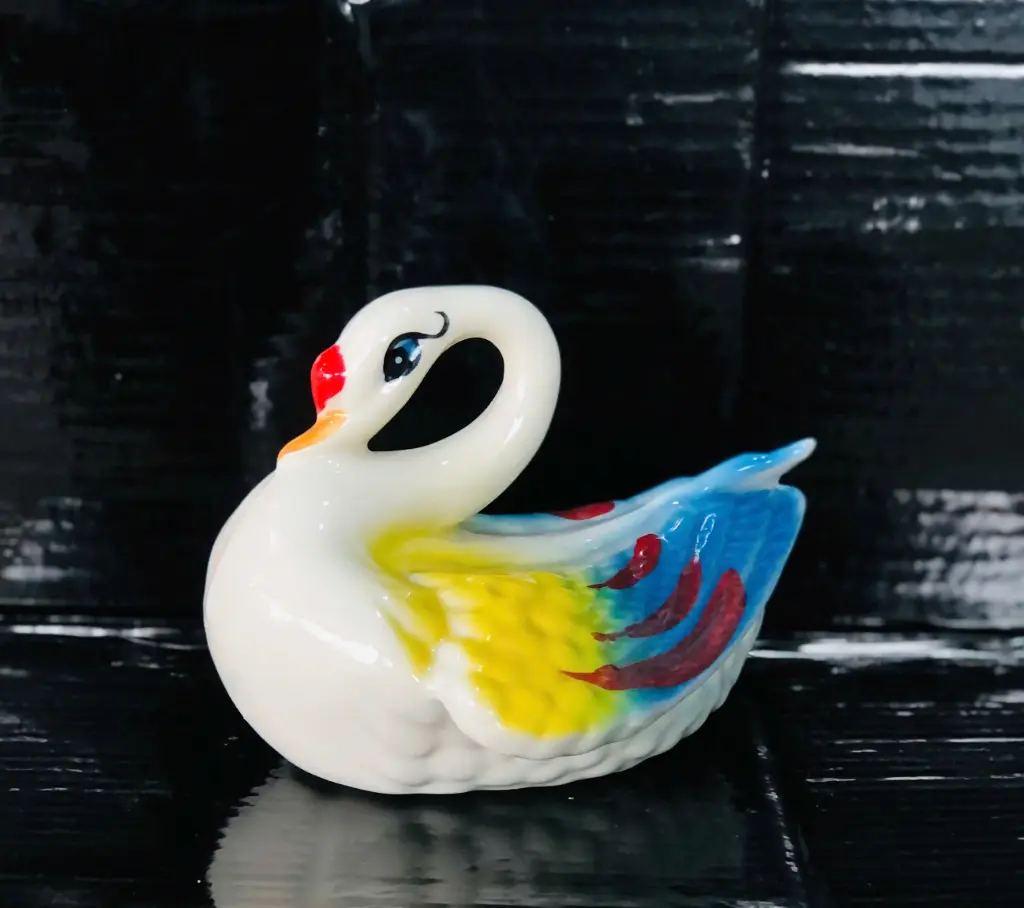 Trang Trí Đồ Gốm Men - Thiên Nga Lớn (nổi)