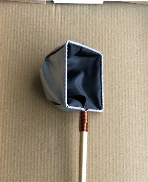 Vợt Show Cá Xám - Đen