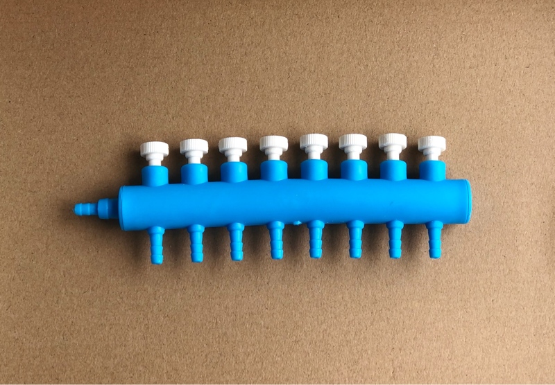 Bồ Cào Chia Oxi Xanh Có Khóa (8 Vòi)