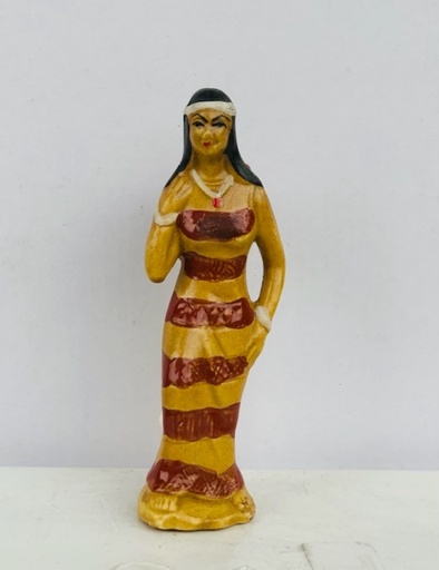 [TRATRI.00293] Trang Trí Đồ Gốm - Cô Gùi S3