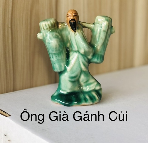 [TRATRI.00307] Trang Trí Đồ Gốm - Ông Già Gánh Củi